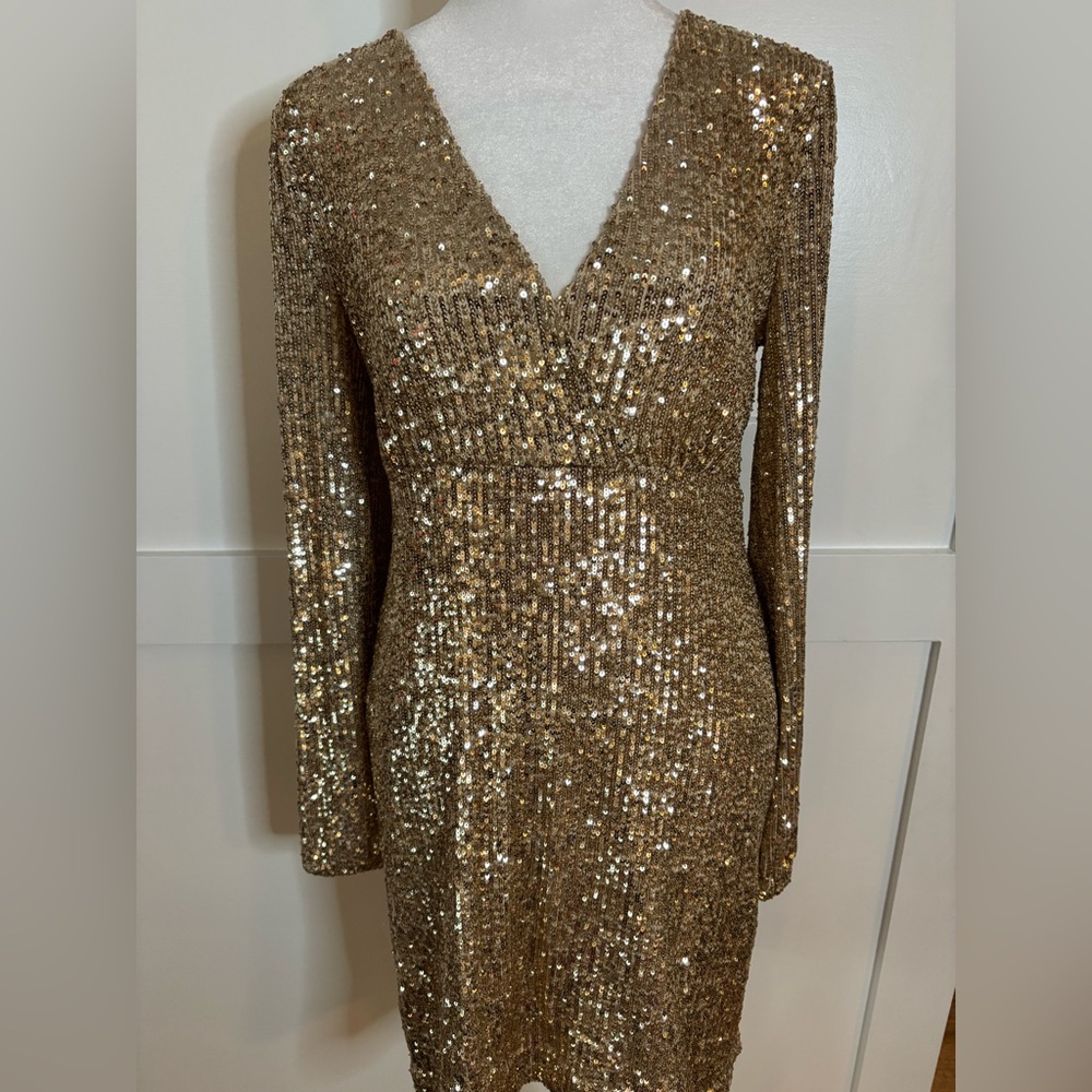 Lilly Pulitzer Gold Sequin Long Sleeve Dress in size 2 excellent condition
